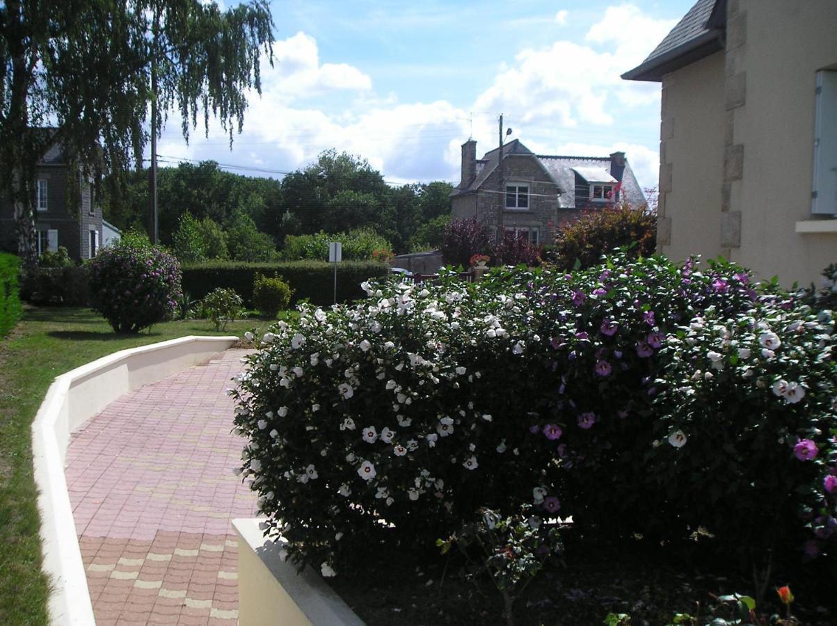 Les Hortensias Saint-Pierre-de-Plesguen Exteriér fotografie
